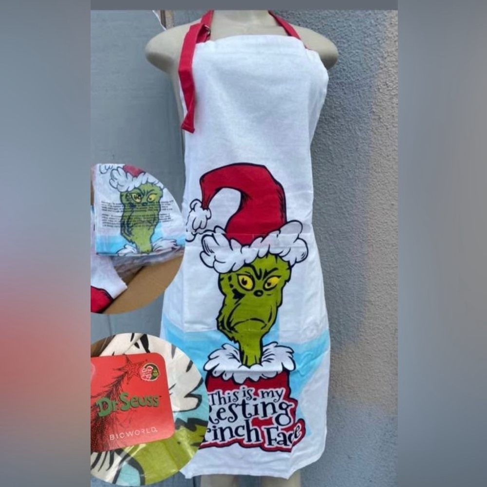 Dr. Seuss Christmas Grinch & Rudolph The Red Nosed Face Cooking Aprons 2Pack NWT - Picture 4 of 7